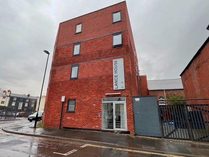 1 Bedroom Flat To Rent In Upper Banister Street, Southampton, SO15