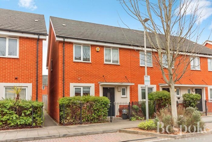 3 Bedroom Terraced House For Sale In St. Agnes Way, Reading, RG2