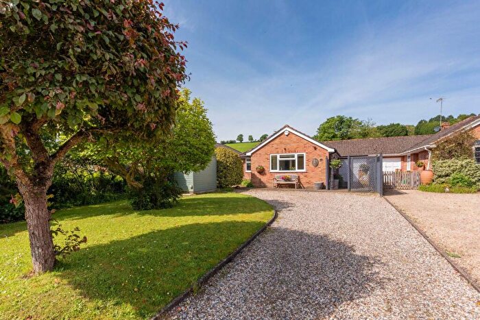 3 Bedroom Semi-Detached Bungalow For Sale In The Green, Middle Assendon, RG9