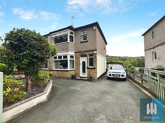 3 Bedroom Semi-Detached House For Sale In Meltham Road, Huddersfield, HD4