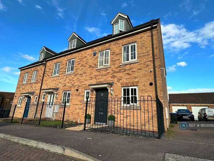 3 Bedroom End Of Terrace House To Rent In Howards Way, Northampton, NN3