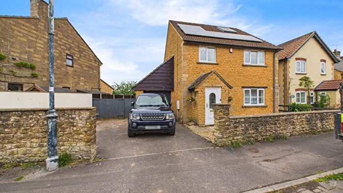 4 Bedroom Detached House For Sale In Lampreys Lane, South Petherton, TA13