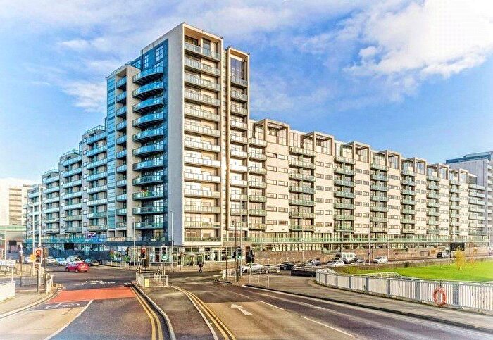2 Bedroom Flat For Sale In Lancefield Quay, Glasgow, Glasgow City, G3