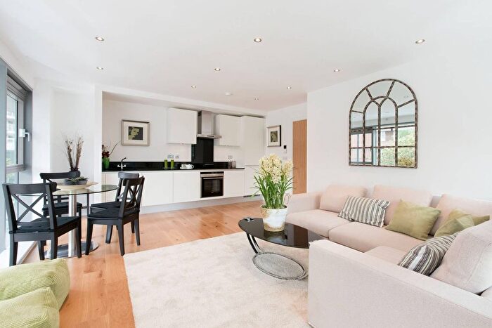 1 Bedroom Flat To Rent In Upper Richmond Road, East Putney, London, SW15