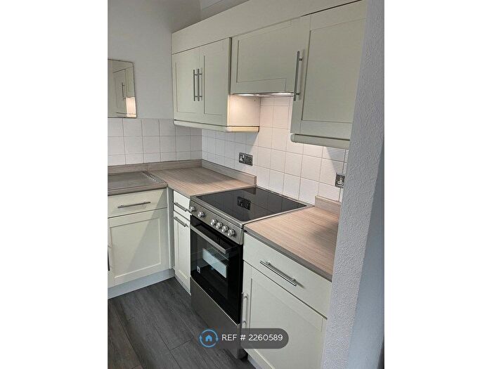 1 Bedroom Flat To Rent In The Hawthorns, Manchester, M32