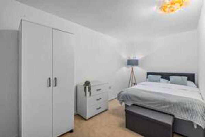 5 Bedroom Villa To Rent In Rutherford Close, Uxbridge, UB8