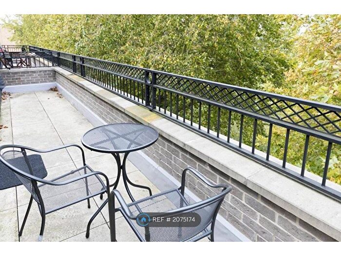 2 Bedroom Flat To Rent In Hobbs House, Cambridge, CB2