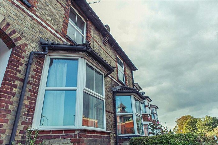 5 Bedroom Semi-Detached House To Rent In Guildford Park Road, Guildford, GU2