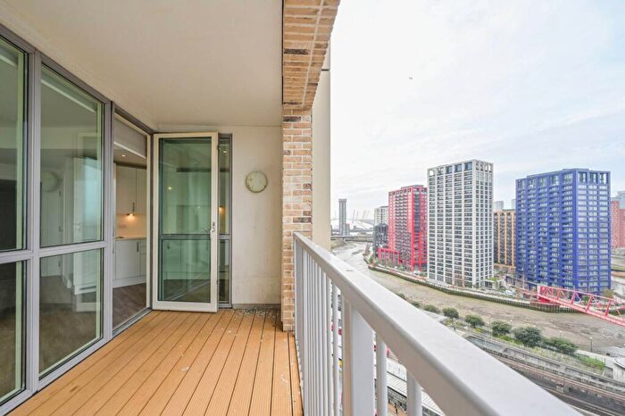 2 Bedroom Flat To Rent In Silvertown Way, Canning Town, London, E16