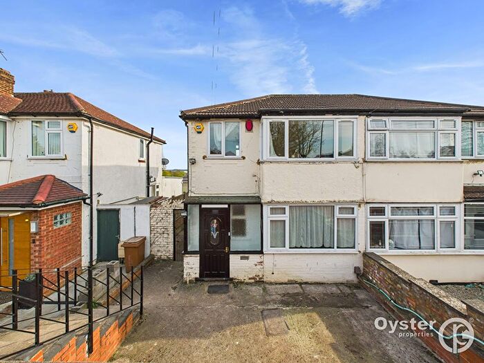 4 Bedroom Semi-Detached House To Rent In Taunton Way, Stanmore, HA7