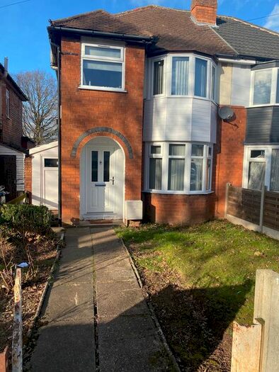 3 Bedroom Semi-Detached House To Rent In Parkdale Road, Birmingham B26