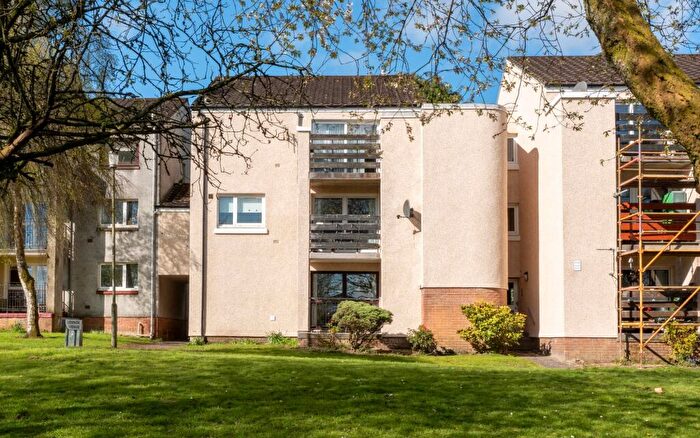 2 Bedroom Flat For Sale In Lennox Avenue, Milngavie, G62