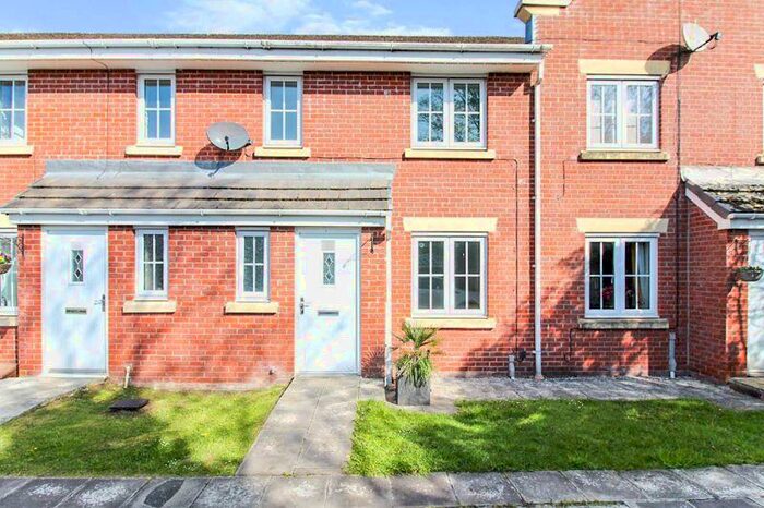 3 Bedroom Town House To Rent In Barlow Close, Bury, BL9