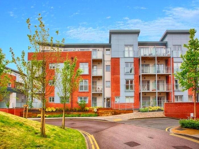 2 Bedroom Flat To Rent In Serra House, St Albans, Hertfordshire AL1