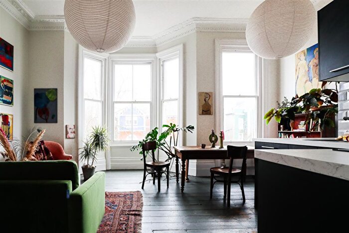 2 Bedroom Flat For Sale In London Road, St Leonards, TN37