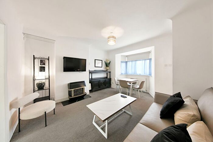 3 Bedroom Semi-detached House For Sale In Whitehouse Avenue, Borehamwood, Hertfordshire, WD6