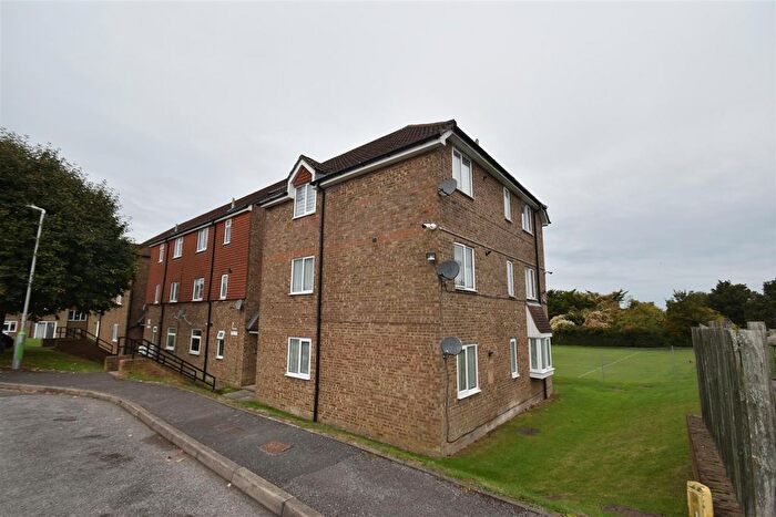 2 Bedroom Flat To Rent In Abbey Mews, Dunstable, LU6