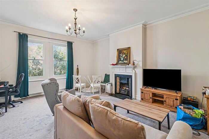 2 Bedroom Flat To Rent In Esmond Road, London, W4