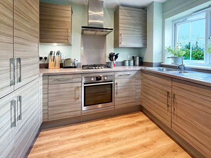 1 Bedroom Flat For Sale In Abrahams Close, Amersham, HP7