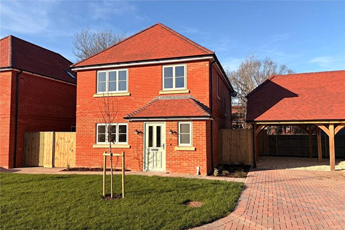 3 Bedroom Detached House For Sale In Warfield, Berkshire, RG42