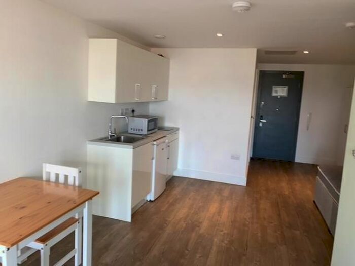 Studio To Rent In Scholes Street, Oldham, OL1