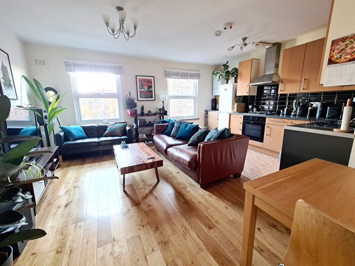 1 Bedroom Flat To Rent In Newington Green Road, Islington, N1