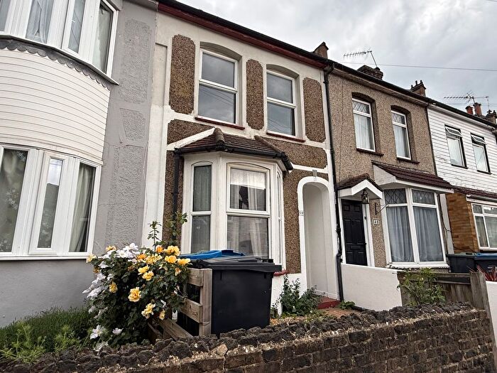 2 Bedroom Terraced House For Sale In Vicarage Road, Croydon, CR0