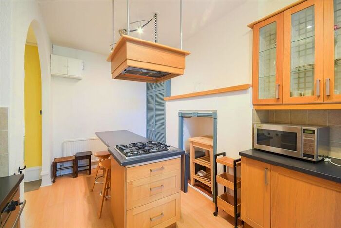 1 Bedroom Flat To Rent In Sutton Court, Fauconberg Road, London, W4