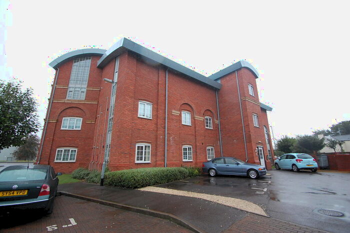 2 Bedroom Flat To Rent In Caxton Court, Staffordshire, Burton Upon Trent, DE14