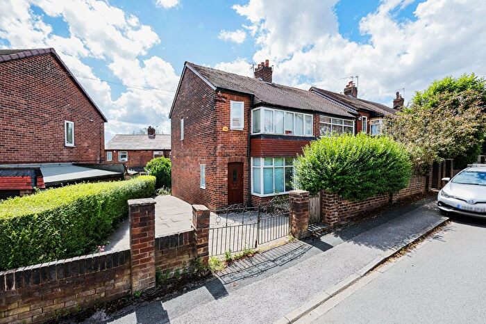 3 Bedroom Semi Detached House For Sale In Featherbank Mount, Horsforth, Leeds, West Yorkshire, LS18