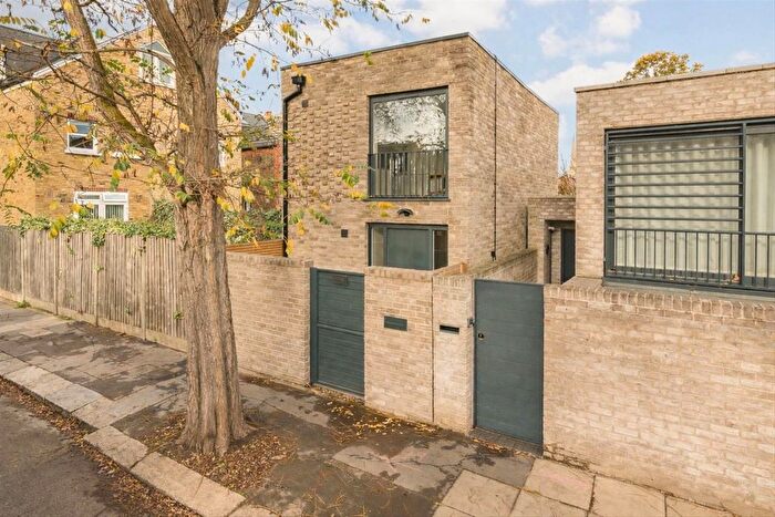 2 Bedroom Property To Rent In Waldeck Road, West Ealing, W13