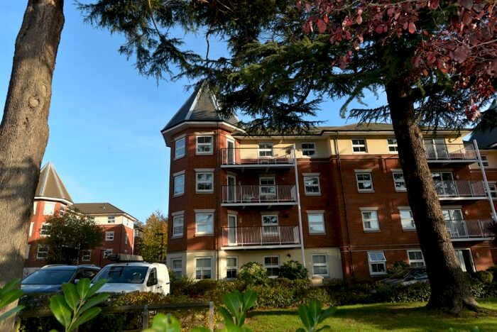2 Bedroom Flat To Rent In Hill Lane, Banister Park, Southampton, SO15
