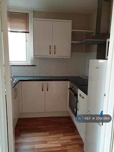 1 Bedroom Flat To Rent In Guildford Street, Chertsey, Uk, KT16