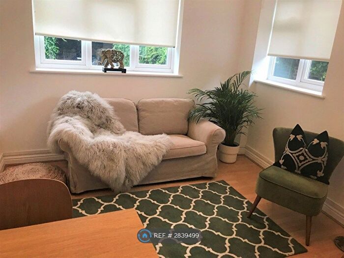 1 Bedroom Flat To Rent In Glycena Road, London, SW11