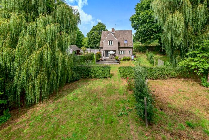 3 Bedroom Detached House For Sale In Durleighmarsh, Petersfield, GU31