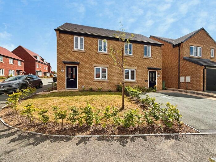 2 Bedroom Semi Detached House To Rent In Maiden Drive, Holmewood, Chesterfield, S42
