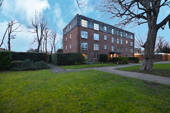 1 Bedroom Flat For Sale In Marlowe Gardens, London, SE9
