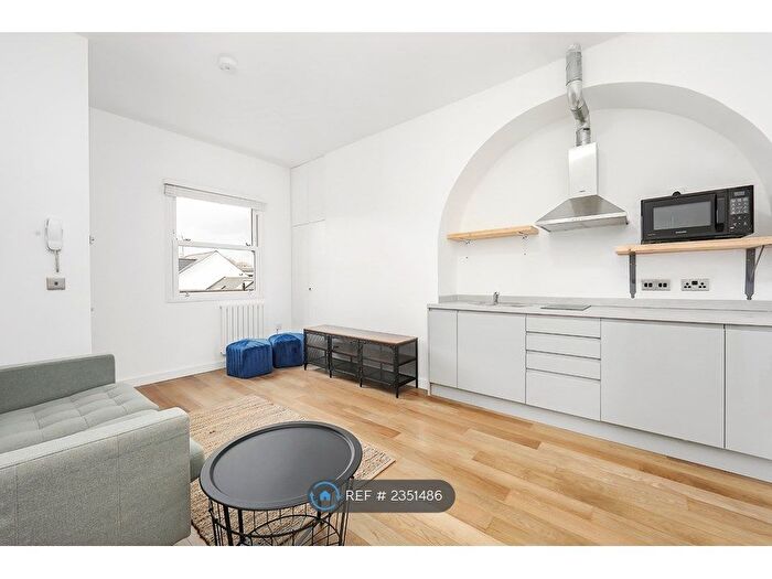 1 Bedroom Flat To Rent In Clapham Manor Street, London, SW4