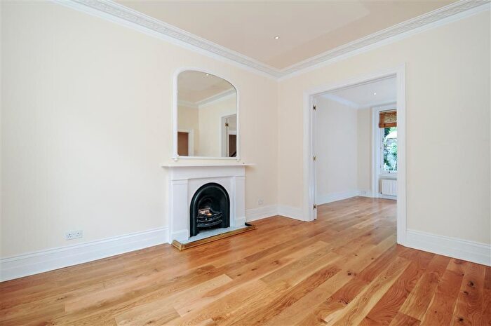 4 Bedroom Property To Rent In Ifield Road, London, SW10