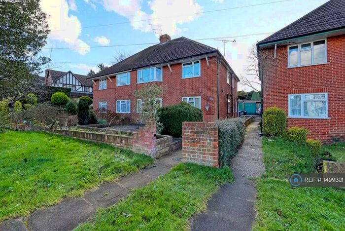 2 Bedroom Maisonette To Rent In Craufurd Rise, Maidenhead, SL6