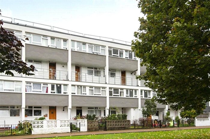 3 Bedroom Flat To Rent In Treby Street, Mile End, London, E3