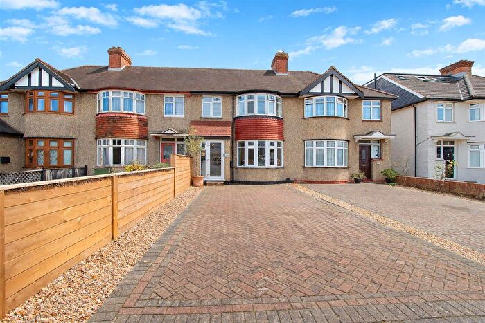 3 Bedroom Terraced House For Sale In Windsor Avenue, Cheam, Sutton, SM3