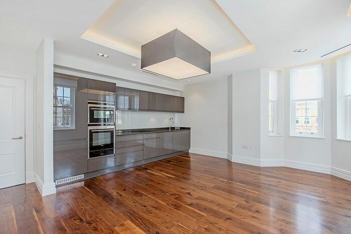 2 Bedroom Flat To Rent In New Cavendish Street, Marylebone, London, W1G
