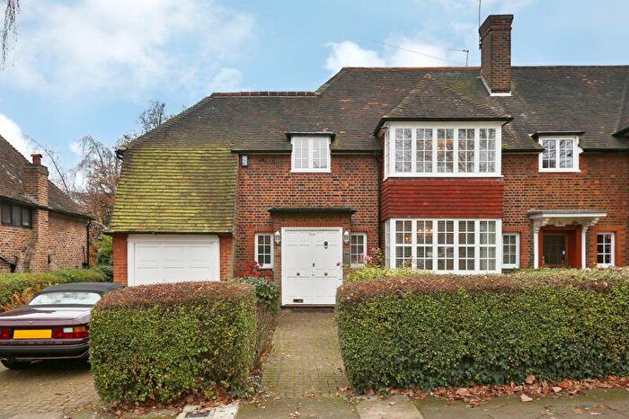 6 Bedroom Semi-Detached House To Rent In Deansway, Hampstead Garden Suburb, N2