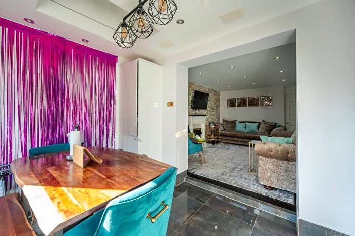 4 Bedroom Terraced House To Rent In Skelley Road, Stratford, London, E15