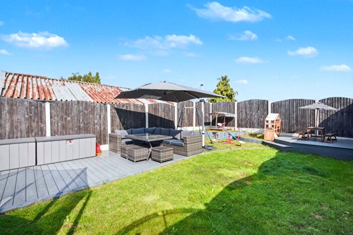 3 Bedroom Detached House For Sale In Canal Lane, Stanley, Wakefield, West Yorkshire, WF3