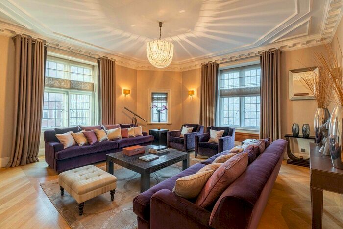 5 Bedroom Flat To Rent In Sloane Square, Chelsea, SW1W