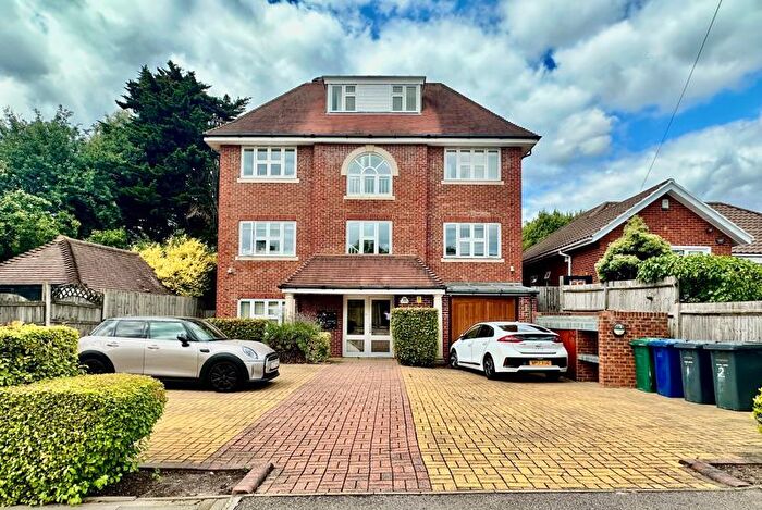 2 Bedroom Flat To Rent In Kingsgate Avenue, Finchley, N3