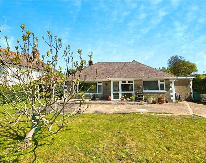 2 Bedroom Bungalow For Sale In Victoria Avenue, Shanklin, PO37