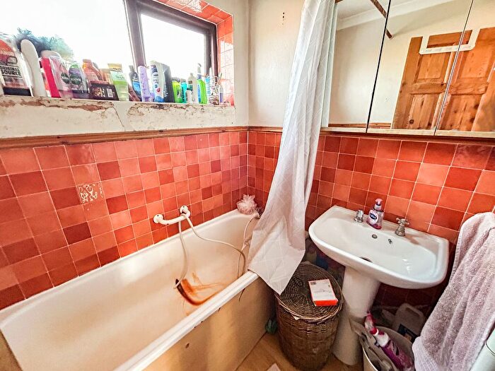 3 Bedroom Terraced House For Sale In Great Hoggett Drive, Beeston, NG9